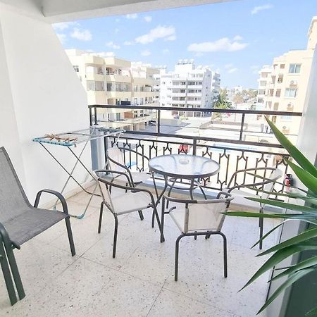 Modern Retreat: 2Br Stylish Apt With Comfy Rooms! Smart Tv With 200Mbps Internet Larnaka Exterior foto